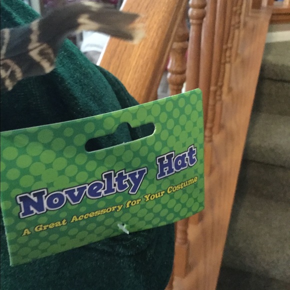 $5 SALE NWT Peter Pan, Robin Hood, or Elf hat. From England. - Picture 3 of 6